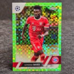 Topps Chrome UEFA 2022-23 - Green - Alphonso Davies, Bayern Munchen /399 #162