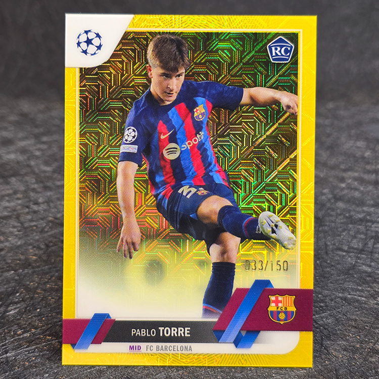 Topps Chrome UEFA 2021-22 - Japanese Edition, Yellow - Pablo Torre, Barcelona /150 #32