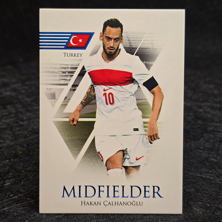 Futera Unique 2024 - Midfielder, Blue - Hakan Calhanoglu, Turkiye /15 #033