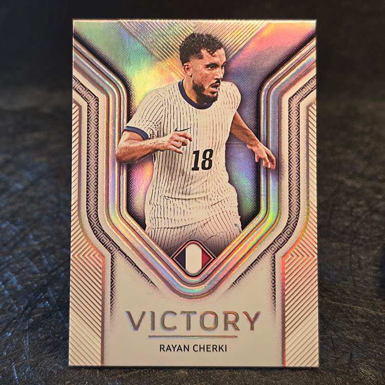Futera Platinum 2025 - Victory - Rayan Cherki, France /19 #VC05