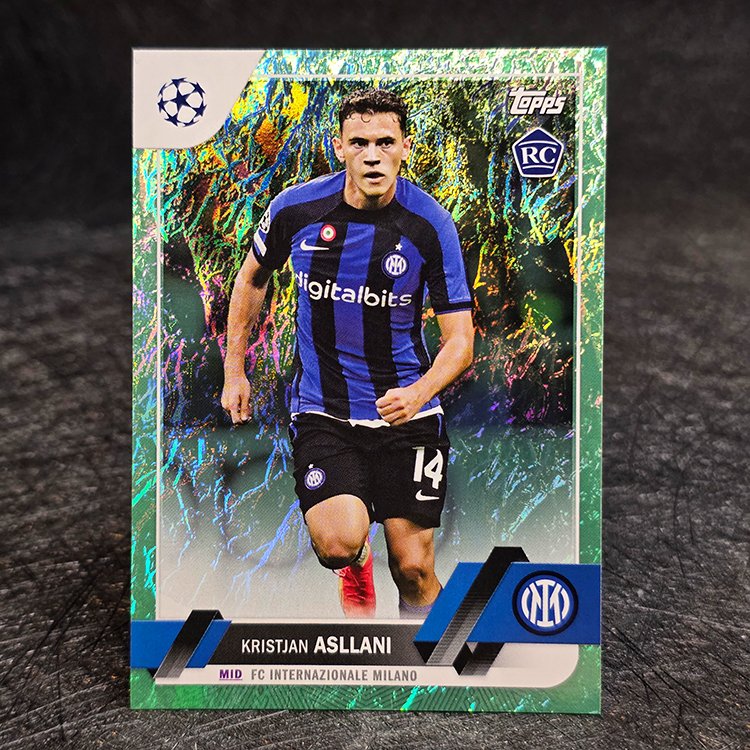 Topps UEFA 2022-23 - Jade Edition - Neon Green Shimmer, Kristjan Asllani, Inter #150