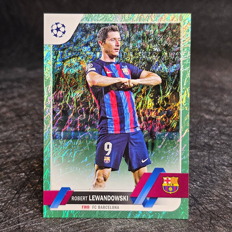 Topps UEFA 2022-23 - Jade Edition - Neon Green Shimmer - Robert Lewandowski, Barcelona #9